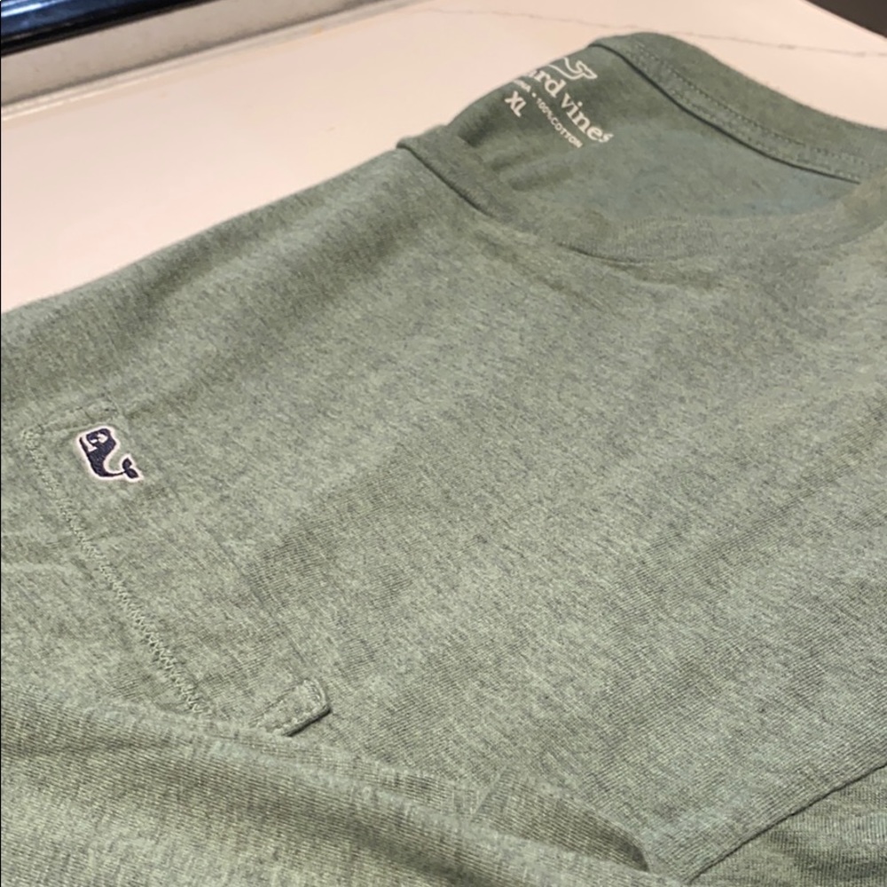 Vineyard vines 100% cotton long sleeved shirt